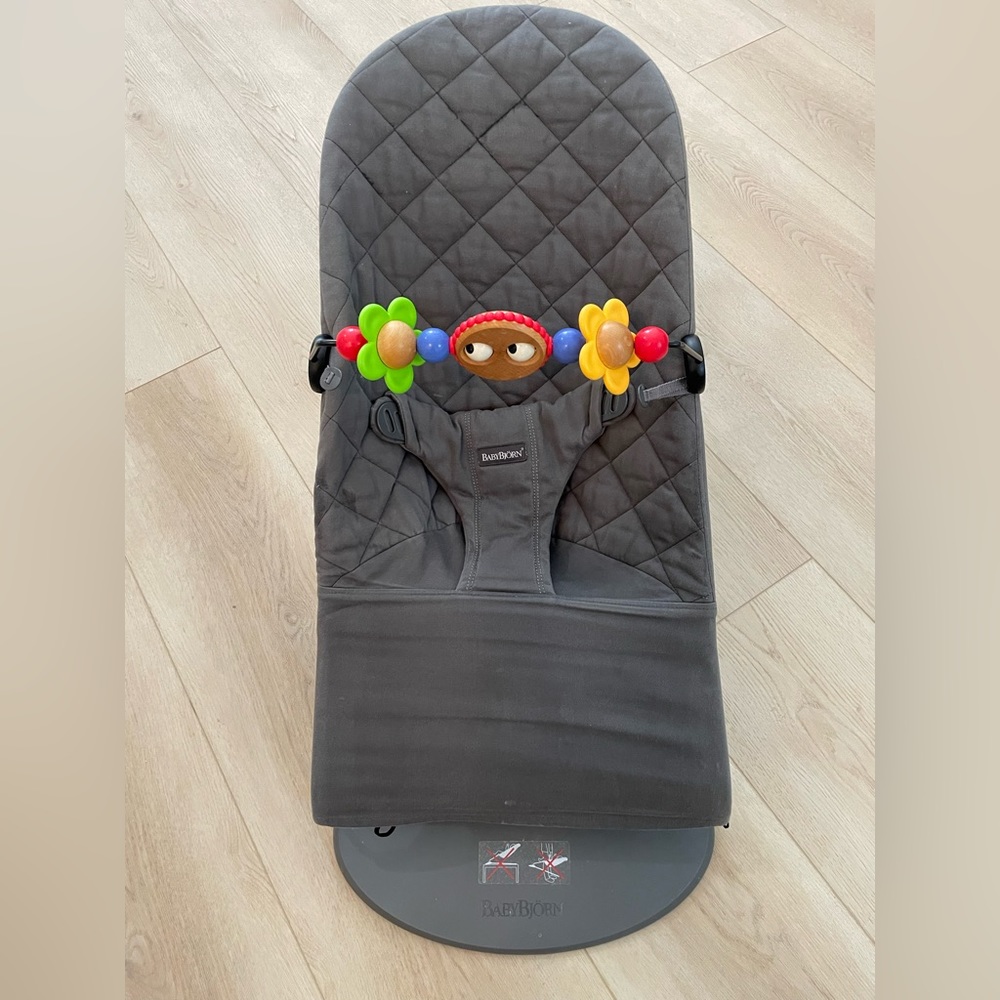 Baby Björn Bouncer Bliss with toy bar